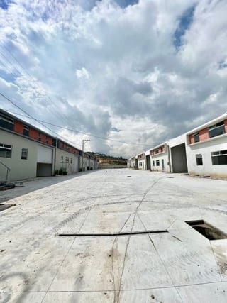 Bodega en Naranjo las Tunas Zona 4 de Mixco Zona Empresarial Naranjo — Bodega / Ofibodega en Alquiler en Zona 4 Mixco, Guatemala, Ciudad — miniatura 3 de 7