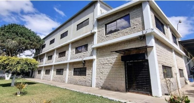 Edificio con Bodega para Almacenaje Zona 4 de Mixco en Renta — Edificio en Alquiler en Zona 4 Mixco, Guatemala, Ciudad — foto 1 de 8