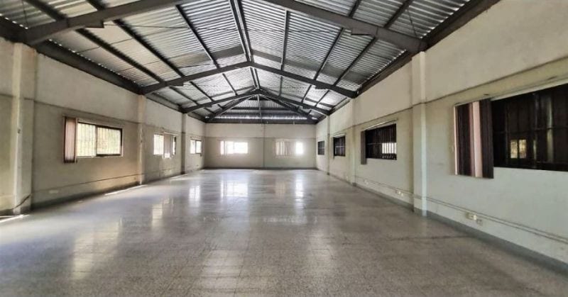 Edificio con Bodega para Almacenaje Zona 4 de Mixco en Renta — Edificio en Alquiler en Zona 4 Mixco, Guatemala, Ciudad — foto 3 de 8