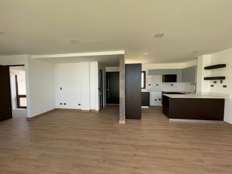 MODERNA CASA EN VENTA | ZONA 15, Colonia La Isla — Casa en Venta en El Maestro II, Zona 15, Guatemala, Ciudad — foto 13 de 17