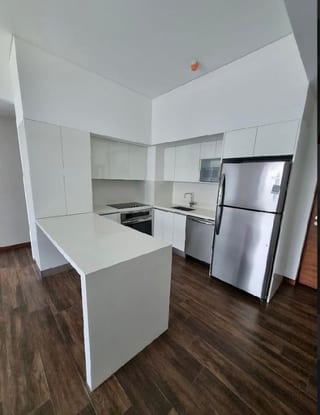 Apto en renta en AVIA z10 — Apartamento en Alquiler en Zona 10, Guatemala, Ciudad — miniatura 1 de 8