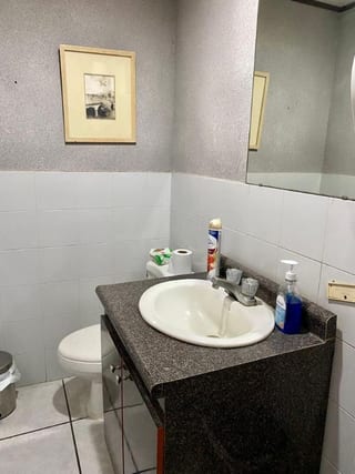 VENDO Amplia Oficina en Geminis 10, zona 10 — Oficina en Venta en Géminis 10, Zona 10, Guatemala, Ciudad — miniatura 2 de 8