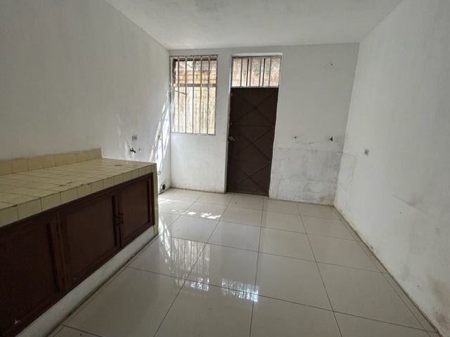 Propiedad en renta km 8 CES Edificio de 1000 metros con 2 niveles — Edificio en Alquiler en Carretera a El Salvador, Guatemala, Ciudad — foto 11 de 15