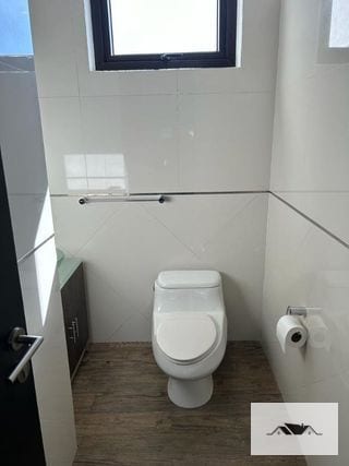 EN VENTA APARTAMENTO REMODELADO ZONA 10 CIUDAD VIEJA — Apartamento en Venta en Ciudad Vieja, Zona 10, Guatemala, Ciudad — miniatura 5 de 12