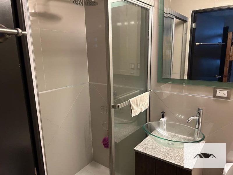 EN VENTA APARTAMENTO REMODELADO ZONA 10 CIUDAD VIEJA — Apartamento en Venta en Ciudad Vieja, Zona 10, Guatemala, Ciudad — foto 10 de 12