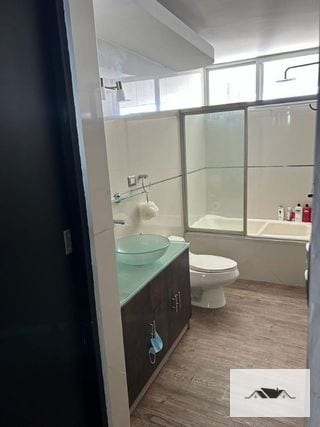 EN VENTA APARTAMENTO REMODELADO ZONA 10 CIUDAD VIEJA — Apartamento en Venta en Ciudad Vieja, Zona 10, Guatemala, Ciudad — miniatura 8 de 12