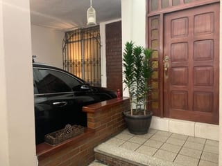 LINDA CASA EN JARDINES DE LA ASUNCION SUR ZONA 5 fuera de garita — Casa en Venta en Jardines de La Asunción, Zona 5, Guatemala, Ciudad — miniatura 1 de 16
