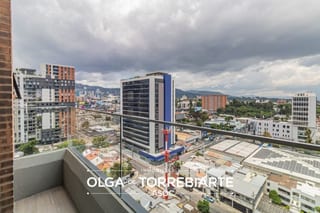 Apartamento amueblado y equipado en Parque 10 — Apartamento en Alquiler en Parque 10, Zona 10, Guatemala, Ciudad — miniatura 9 de 17