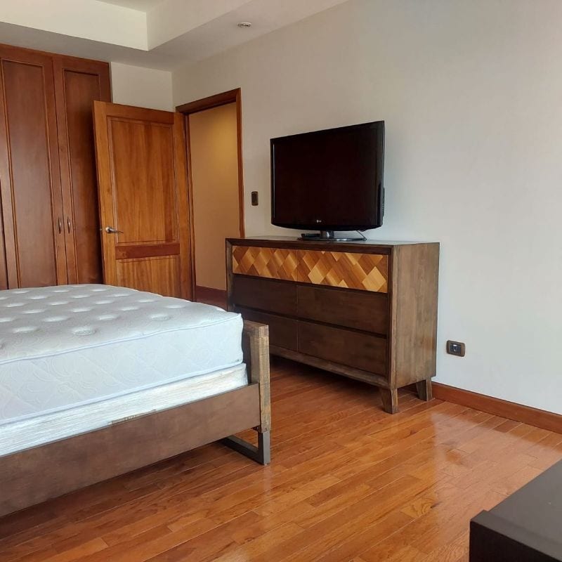 AMPLIO APARTAMENTO EN RENTA ZONA 14 — Apartamento en Alquiler en Arcángel Miguel, Zona 14, Guatemala, Ciudad — foto 7 de 12