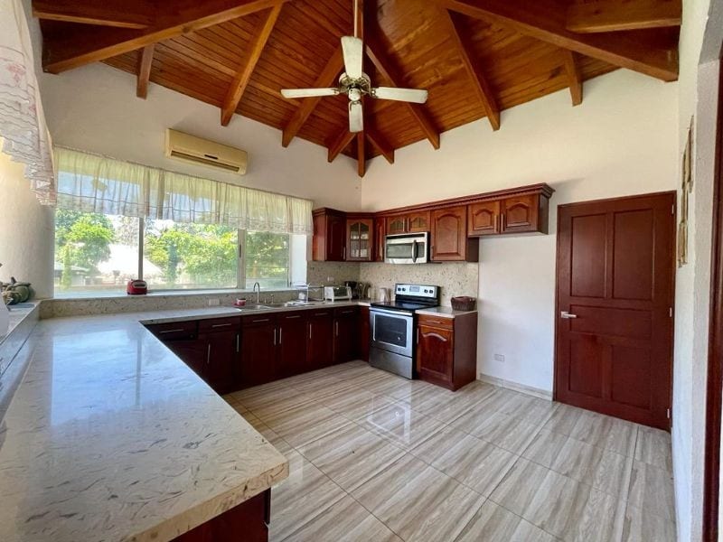 Chalet Likin — Casa vacacional en Alquiler en Likin, Puerto Quetzal, Escuintla — foto 7 de 11