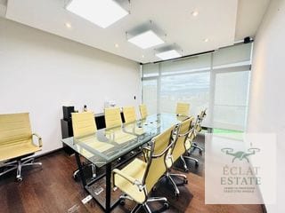 Oficina en Alquiler en el Prestigioso Edificio Dubai Center, Zona 10. ¡Ven y Haz Despegar tu Negocio! — Oficina en Alquiler en Dubai Center, Zona 10, Guatemala, Ciudad — miniatura 1 de 4
