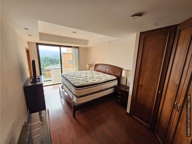 AMPLIO APARTAMENTO AMUEBLADO CON TERRAZA EN RENTA ZONA 14 — Apartamento en Alquiler en Arcángel Miguel, Zona 14, Guatemala, Ciudad — foto 6 de 8
