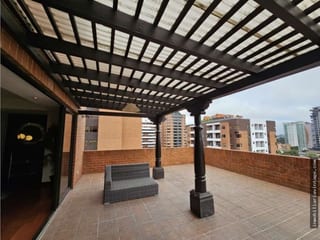AMPLIO APARTAMENTO AMUEBLADO CON TERRAZA EN RENTA ZONA 14 — Apartamento en Alquiler en Arcángel Miguel, Zona 14, Guatemala, Ciudad — miniatura 1 de 8