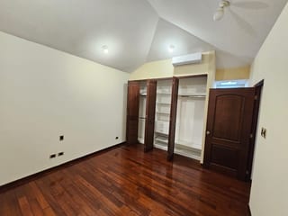 SAN LAZARO CASA EN RENTA ZONA 15 — Casa en Alquiler en San Lázaro, Zona 15, Guatemala, Ciudad — miniatura 6 de 17