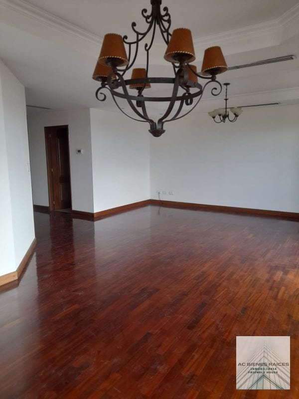 Elegante apartamento zona 14 — Apartamento en Alquiler en Almeira, Zona 14, Guatemala, Ciudad — foto 4 de 16