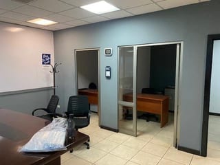 Oficina en renta Edificio Dubai Center zona 10 — Oficina en Alquiler en Zona 10, Guatemala, Ciudad — miniatura 7 de 8