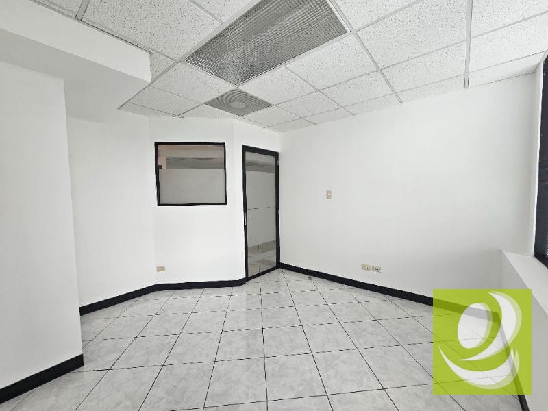 ALQUILO OFICINA EN ZONA 14 EUROPLAZA — Oficina en Alquiler en Zona 14, Guatemala, Ciudad — foto 3 de 11