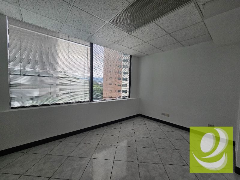 ALQUILO OFICINA EN ZONA 14 EUROPLAZA — Oficina en Alquiler en Zona 14, Guatemala, Ciudad — foto 2 de 11
