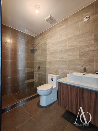 Apartamento en Alquiler Edificio Torre Praga, zona 15 VHI N6 — Apartamento en Alquiler en Zona 15, Guatemala, Ciudad — miniatura 2 de 11