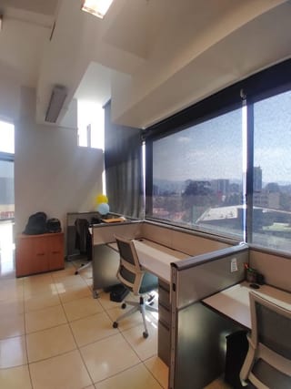 Oficina de 115m2 en Design Center, Zona 10 — Oficina en Alquiler en Zona 10, Guatemala, Ciudad — miniatura 2 de 8