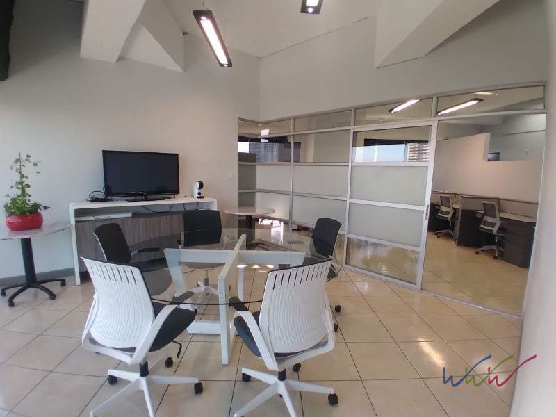 Oficina de 115m2 en Design Center, Zona 10 — Oficina en Alquiler en Zona 10, Guatemala, Ciudad — foto 4 de 8
