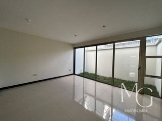 Venta de Casa en Hacienda Real Zona 16 — Casa en Venta en Hacienda Real, Zona 16, Guatemala, Ciudad — miniatura 1 de 7