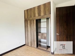 Vendo apartamento de 2 dormitorios en zona 10 — Apartamento en Venta en Habitat Ciudad Vieja, Zona 10, Guatemala, Ciudad — miniatura 7 de 11