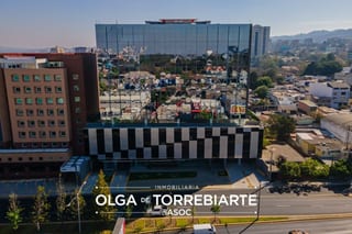 Edificio en Zona 10 — Edificio en Alquiler en Zona 10, Guatemala, Ciudad — miniatura 1 de 17