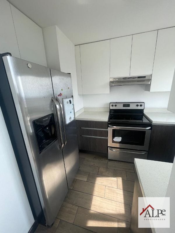 PENTHOUSE CON TERRAZA ZONA 10 — Apartamento en Alquiler en Verona, Zona 10, Guatemala, Ciudad — foto 6 de 15