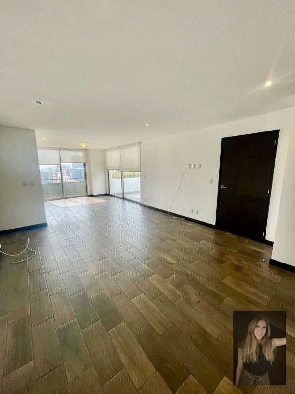 Apartamento en renta Edificio Verona zona 10 — Apartamento en Alquiler en Zona 10, Guatemala, Ciudad — foto 2 de 16