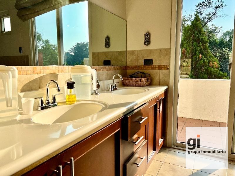 Casa en venta en la Montaña dentro de condominio pequeño — Casa en Venta en Zona 16, Guatemala, Ciudad — foto 5 de 12