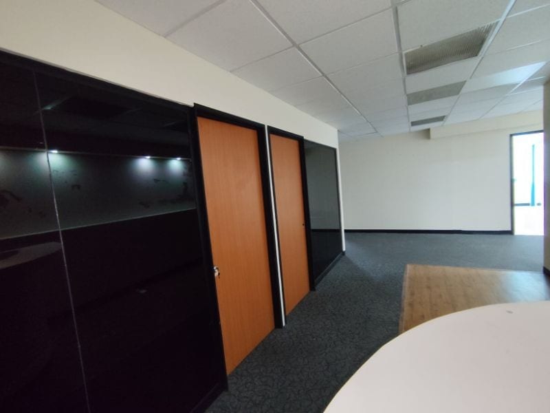 Oficina Europlaza Z.14 — Oficina en Alquiler en Zona 10, Guatemala, Ciudad — foto 1 de 9