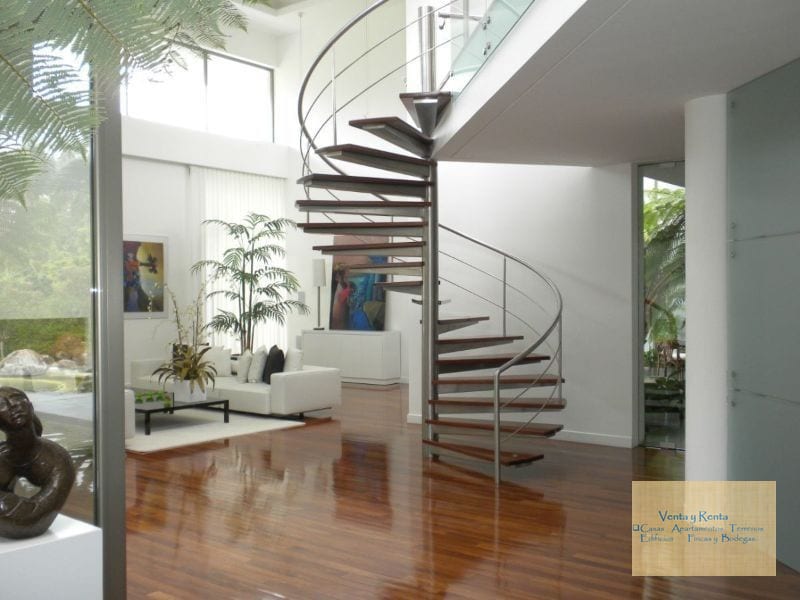 Bella Mansión Con Helipuerto Sausalito Fraijanes — Casa en Venta en Sausalito, Carretera a El Salvador, Guatemala, Ciudad — foto 3 de 12