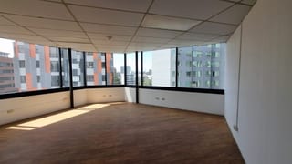Oficina en renta en Edificio Murano Center zona 10 — Oficina en Alquiler en Zona 10, Guatemala, Ciudad — miniatura 1 de 9