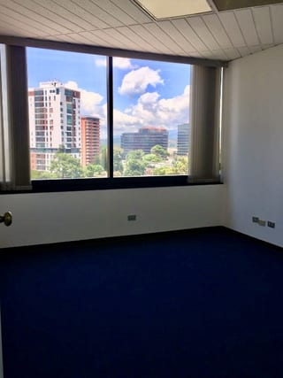 Oficina en renta en Edificio Murano Center zona 10 — Oficina en Alquiler en Zona 10, Guatemala, Ciudad — miniatura 1 de 5