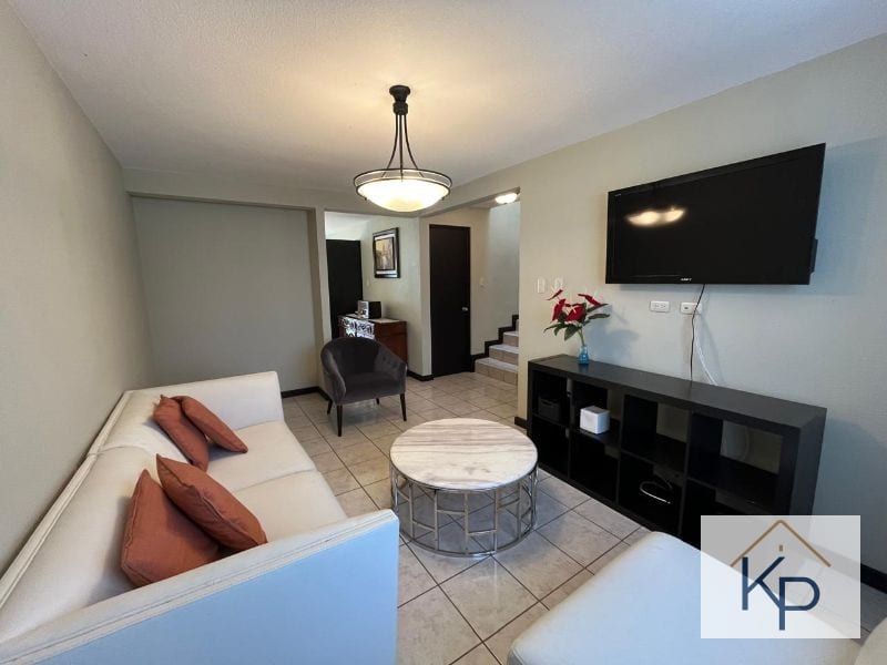 Bonita casa en venta carretera a san José Pinula — Casa en Venta en Carretera a El Salvador, Guatemala, Ciudad — foto 1 de 16