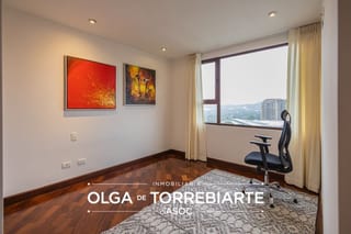 Apartamento amueblado en Santa María, Zona 10 — Apartamento en Alquiler en Santa María, Zona 10, Guatemala, Ciudad — miniatura 3 de 13