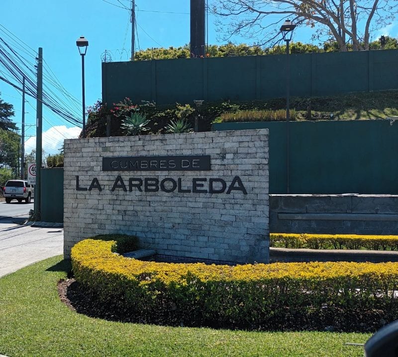 CASA EN VENTA CUMBRES DE LA ARBOLEDA  KM 21.5 CAES — Casa en Venta en Cumbres de La Arboleda, Carretera a El Salvador, Guatemala, Ciudad — foto 11 de 13