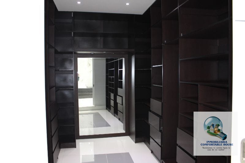 Casa  Lujosa de 2 niveles cerca de Trigales Quetzaltenango — Casa en Venta en Quetzaltenango, Quetzaltenango — foto 11 de 15