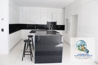 Casa  Lujosa de 2 niveles cerca de Trigales Quetzaltenango — Casa en Venta en Quetzaltenango, Quetzaltenango — miniatura 3 de 15