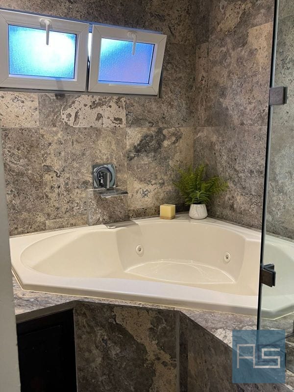 Amplia y moderna casa en Venta, Km 20.2 Carr a Fraijanes dentro de condominio — Casa en Venta en Fraijanes, Carretera a El Salvador, Guatemala, Ciudad — foto 9 de 17