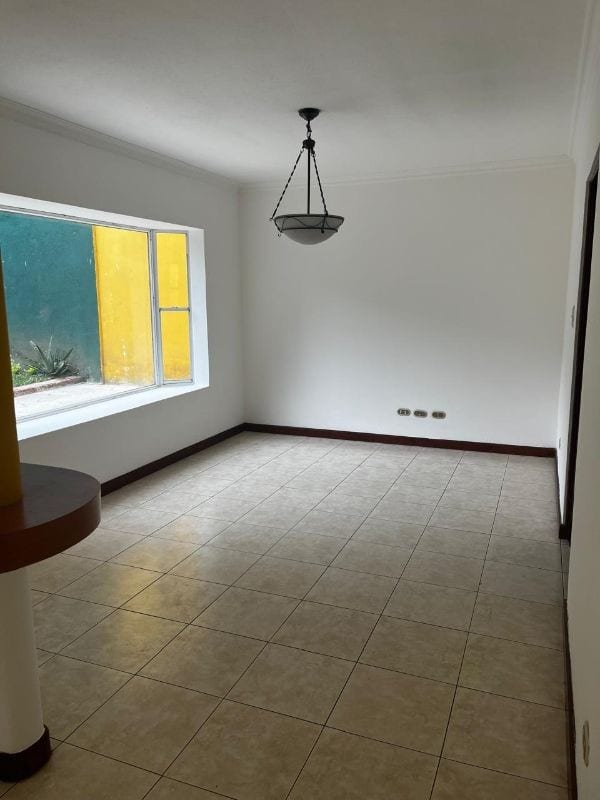 TOWNHOUSE EN VENTA VILLAS DEL PINAR I CAES — Casa en Venta en Carretera a El Salvador, Guatemala, Ciudad — foto 8 de 12