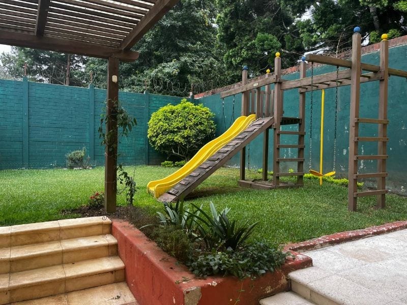 TOWNHOUSE EN VENTA VILLAS DEL PINAR I CAES — Casa en Venta en Carretera a El Salvador, Guatemala, Ciudad — foto 10 de 12