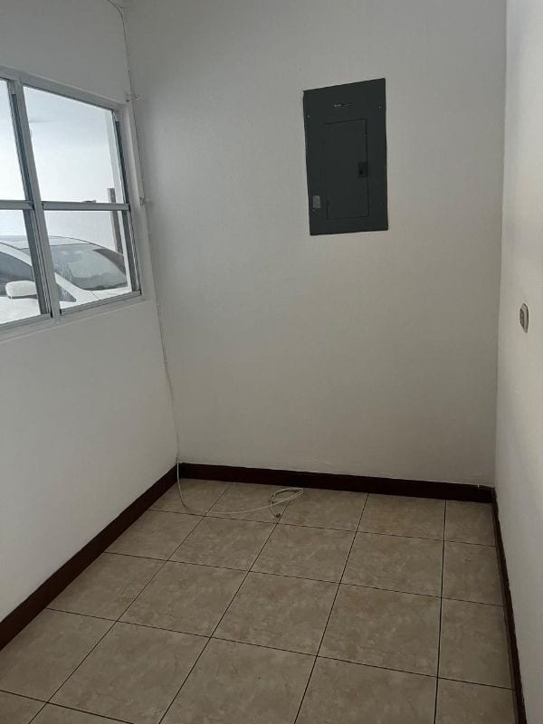 TOWNHOUSE EN VENTA VILLAS DEL PINAR I CAES — Casa en Venta en Carretera a El Salvador, Guatemala, Ciudad — foto 9 de 12