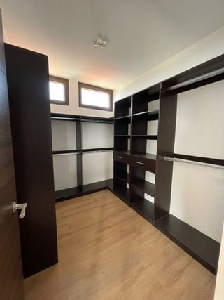 Lindas Casas para Estrenar en Altos de Vista Hermosa Zona 15 VH1 la Isla — Casa en Venta en Vista Hermosa I, Zona 15, Guatemala, Ciudad — miniatura 9 de 15