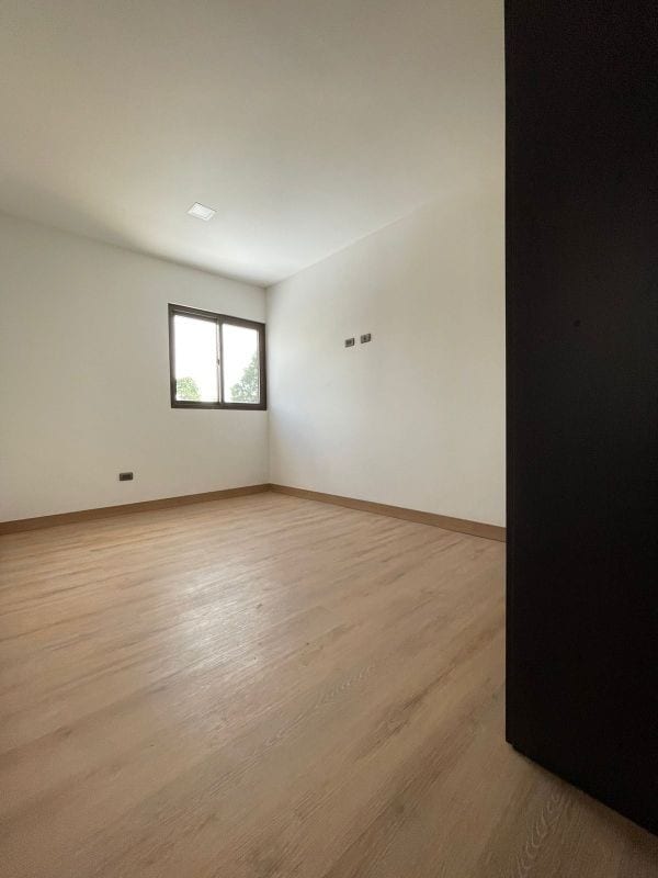 Lindas Casas para Estrenar en Altos de Vista Hermosa Zona 15 VH1 la Isla — Casa en Venta en Vista Hermosa I, Zona 15, Guatemala, Ciudad — foto 8 de 15
