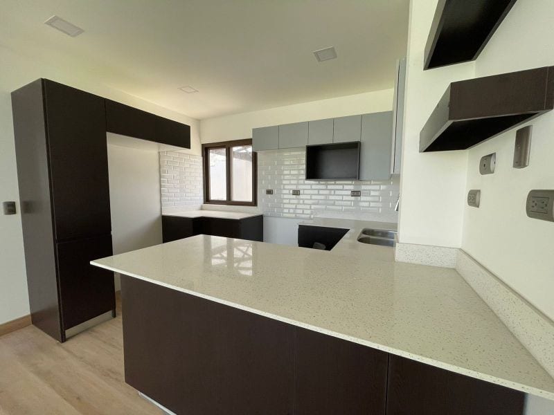 Lindas Casas para Estrenar en Altos de Vista Hermosa Zona 15 VH1 la Isla — Casa en Venta en Vista Hermosa I, Zona 15, Guatemala, Ciudad — foto 2 de 15