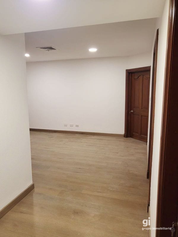 Apartamento totalmente remodelado en renta, excelente ubicación, zona 14 — Apartamento en Alquiler en Zona 14, Guatemala, Ciudad — foto 8 de 13