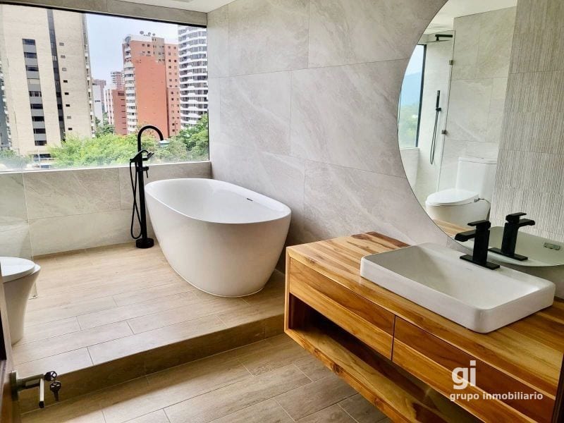 Apartamento totalmente remodelado en renta, excelente ubicación, zona 14 — Apartamento en Alquiler en Zona 14, Guatemala, Ciudad — foto 6 de 13