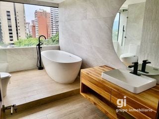 Apartamento totalmente remodelado en renta, excelente ubicación, zona 14 — Apartamento en Alquiler en Zona 14, Guatemala, Ciudad — miniatura 6 de 13